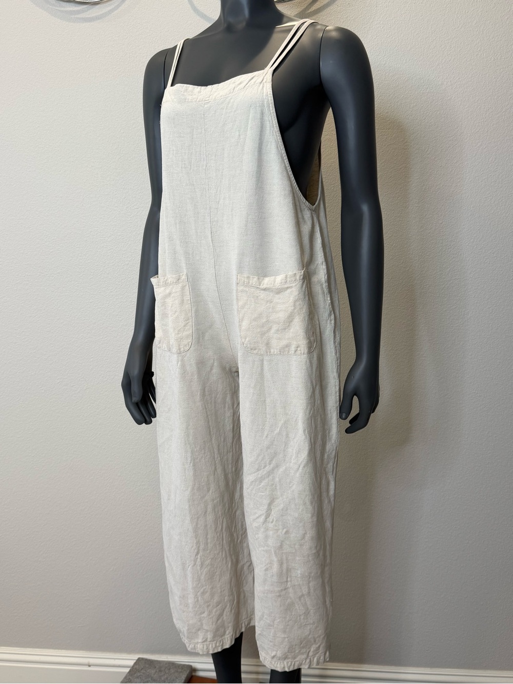 MIOU MUSE Linen-Blend Wide Leg cropped Jumpsuit/Overalls Oatmeal Women’s size M